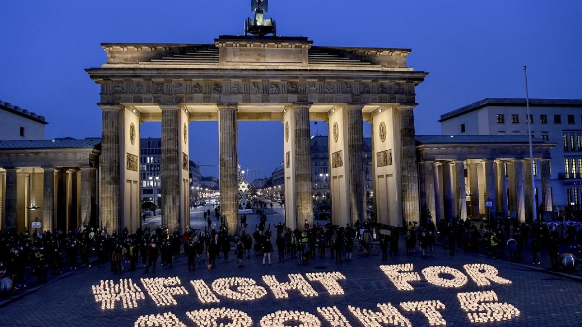 Un grupo de activistas del cambio climático se manifiesta en Berlín