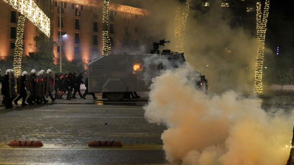 New clashes between demonstrators and police in Tirana