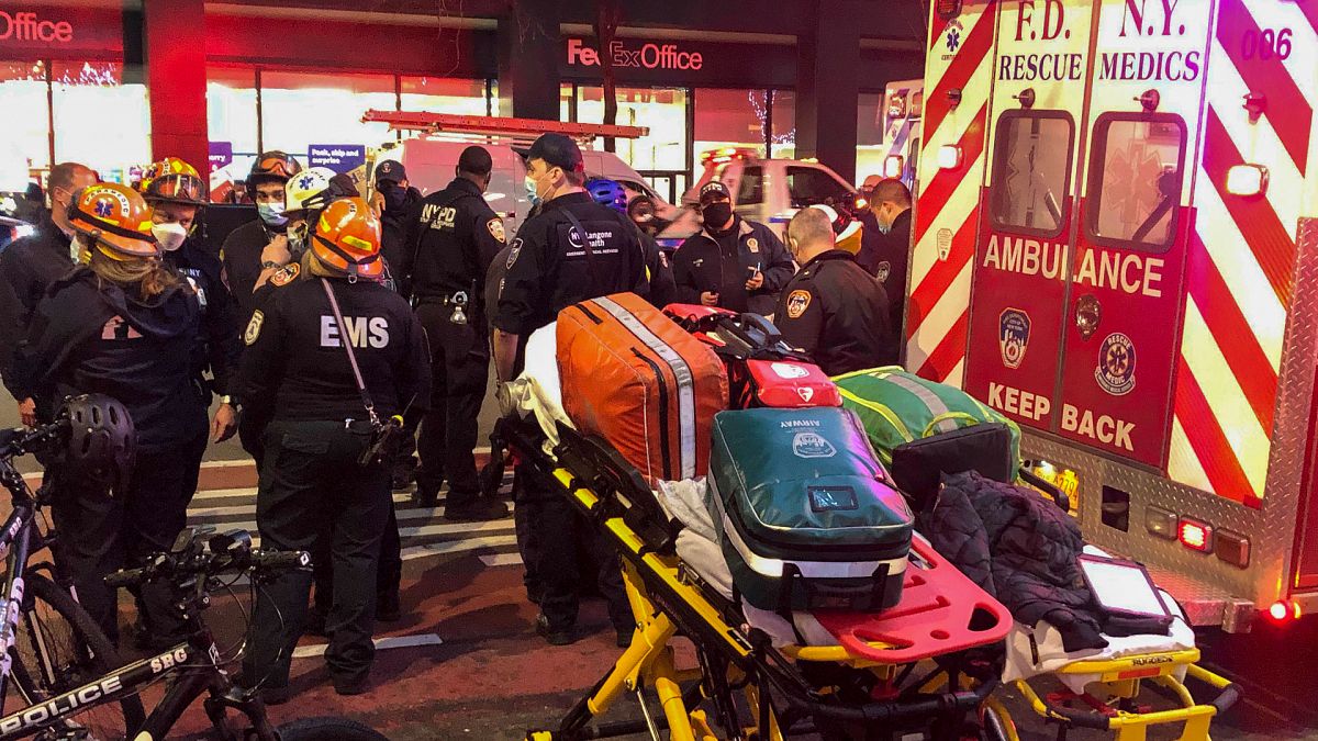 New York'ta yaralananlar hastaneye kaldırıldı