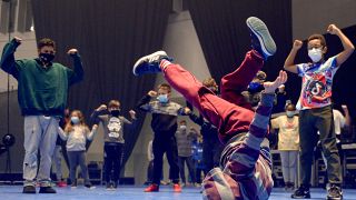 Sport vagy tánc? 500 portugál gyerek ismerkedhetett a breaktánccal