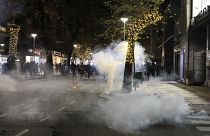 Ismét összecsaptak a tüntetők és a rendőrök Tiranában