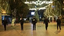 شاهد: شوارع بريشتينا عاصمة كوسوفو ترتدي زي الميلاد رغم كورونا