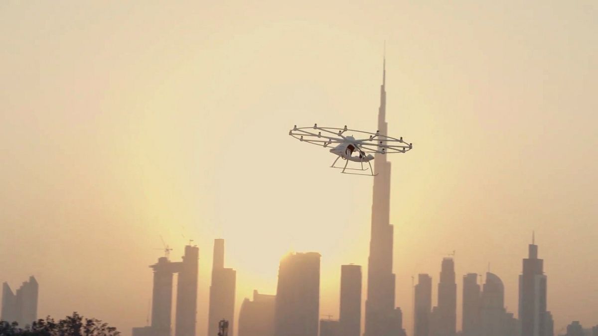 Mobilität von morgen: In einer Kapsel von Dubai nach Abu Dhabi schweben