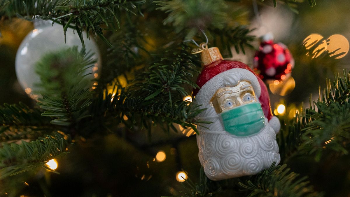 Pai Natal de máscara pode não ser suficiente para reunir a família em casa