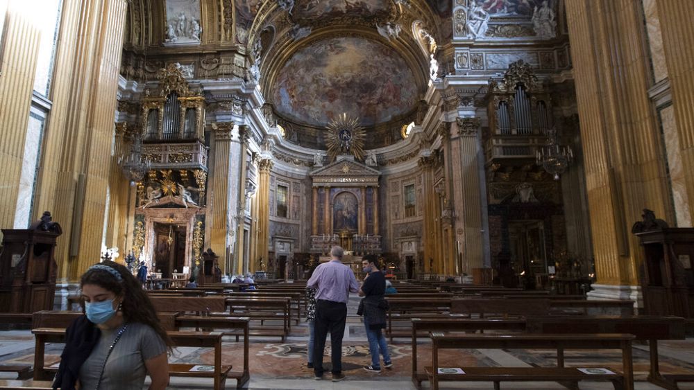 Couvre-Feu Noel : Couvre-feu. Voici les trois nouvelles attestations de