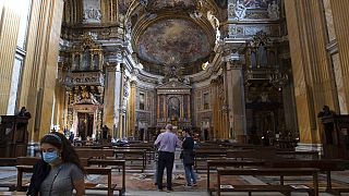 Vaticano antecipa Missa de Natal para respeitar recolher obrigatório |  Euronews