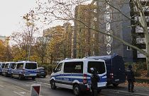 Almanya'nın başkenti Berlin'de polis, hırsızlık olayıyla ilgili bazı ev ve iş yerlerine baskın düzenledi