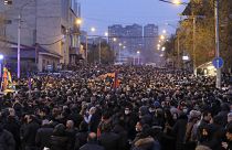 Ermenistan'ın başkenti Erivan'da toplanan binlerce kişi Başbakan Nikol Paşinyan'ın istifasını istemişti (arşiv) 