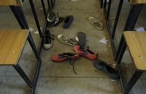 Sapatos de estudantes sequestrados na Escola Secundária de Ciências do Governo, em Kankara