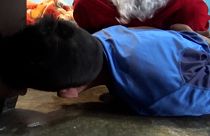 Peru'da Noel Baba ve elf kıyafetleri giyen polis narkotik baskını düzenledi