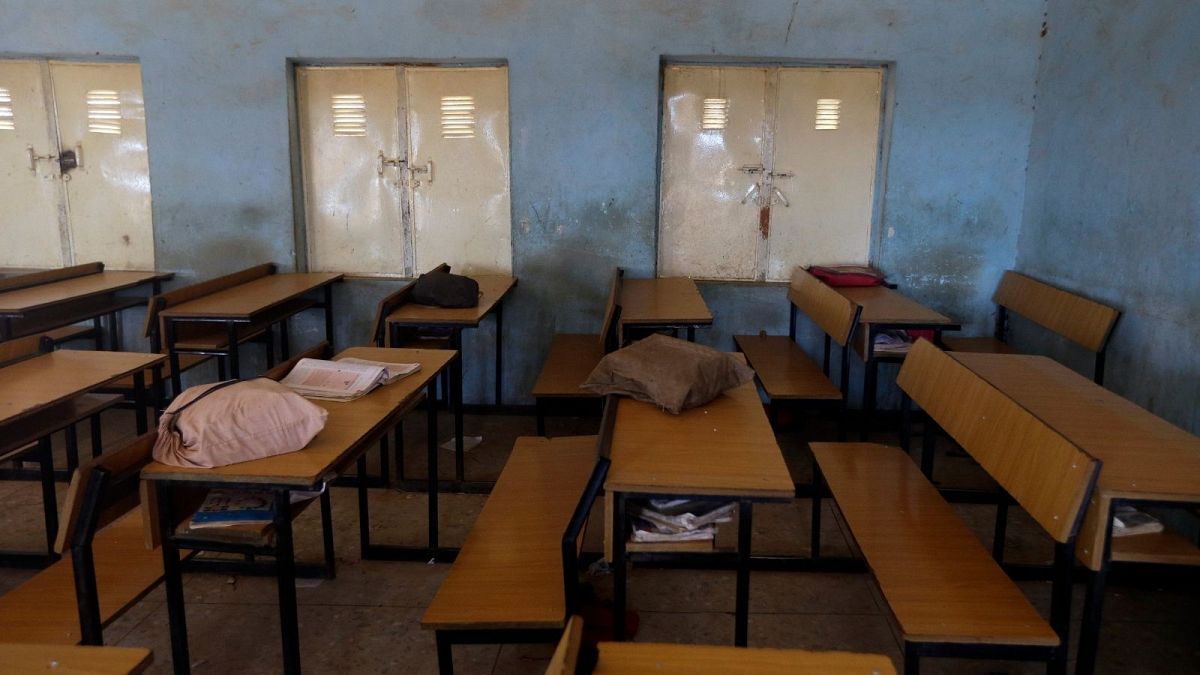 کلاس درس خالی در مدرسه‌ای که دانش‌آموزانش ربوده شدند