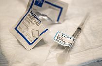 Una dose del vaccino contro il nuovo coronavirus utilizzata in California