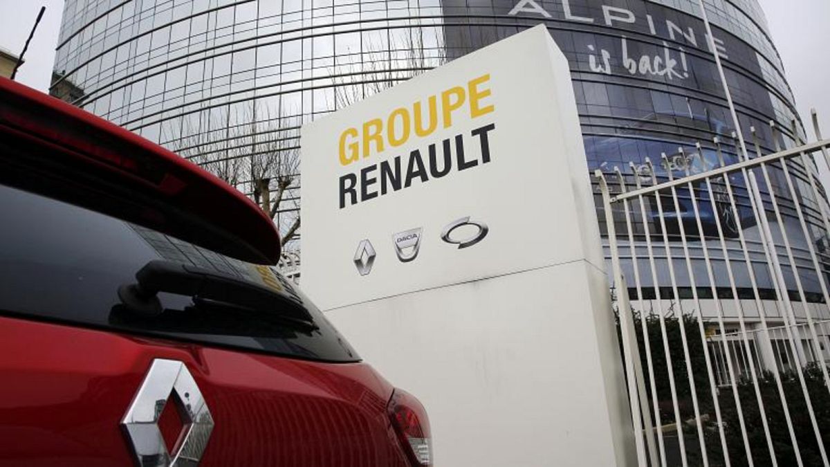 مركز مجموعة رينو الفرنسية لصناعة السيارات 