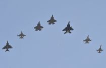 Güney Kore Genelkurmay Başkanlığı 15 Rus ve 4 Çin askeri uçağının hava savuma tespit bölgesine girdiğini açıkladı