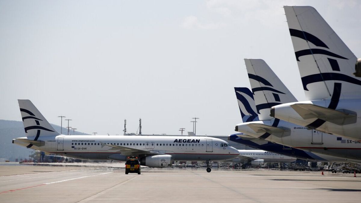 Shares flying high for Athens Airport after Greek stock exchange debut thumbnail