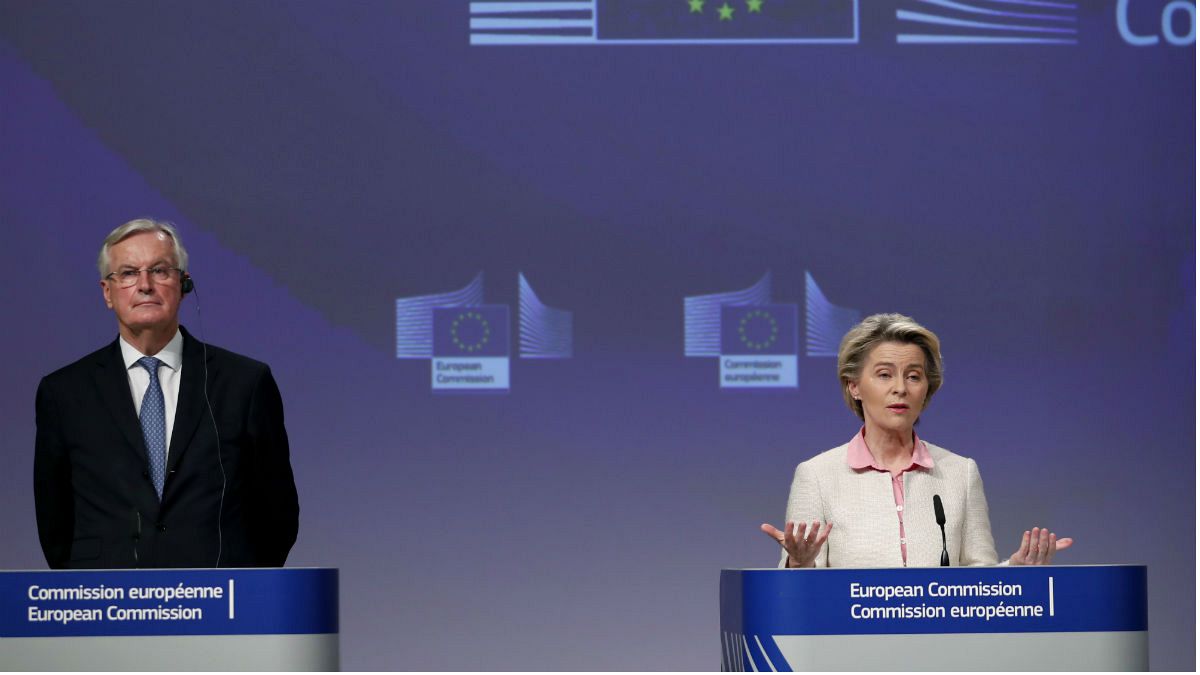 اورزولا فن در لاین، رئیس کمیسیون اروپا و میشل بارنیه، مذاکره کننده ارشد اتحادیه اروپا