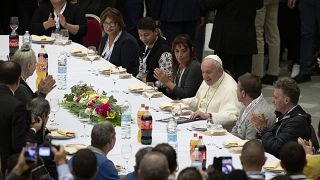 Der Papst empfängt an Heiligabend Obdachlose im Migliori Palast
