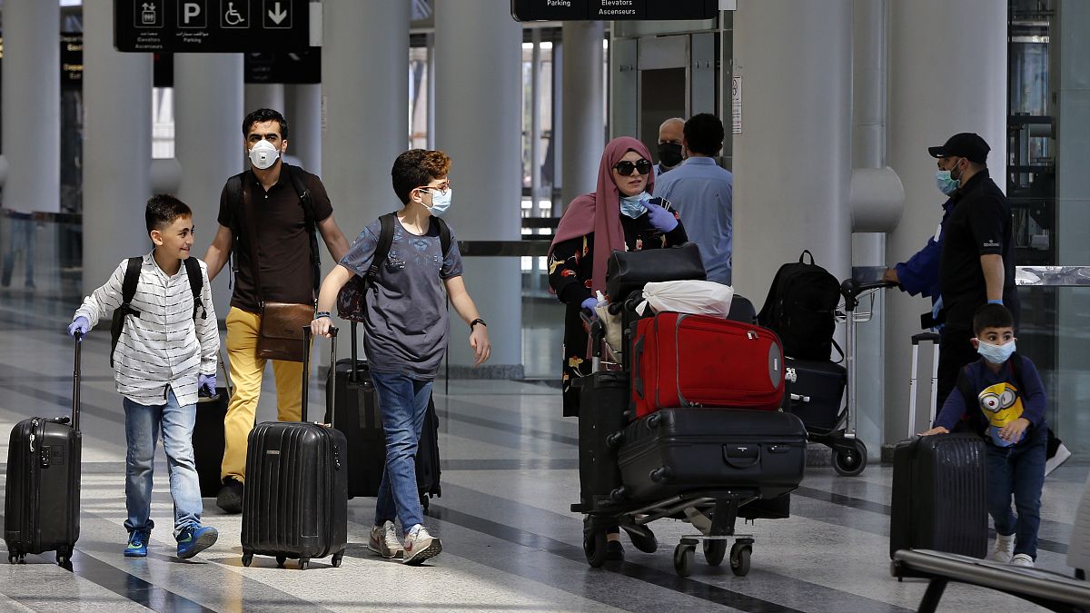 مسافرون في مطار رفيق الحريري
