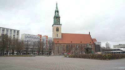Igreja de Berlim oferece missas ao ar livre