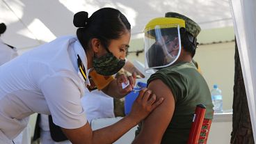 México fue el primer país en comenzar la campaña de vacunación en América Latina.