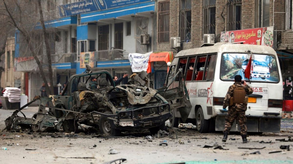 محل یکی از انفجارهای روز شنبه در کابل