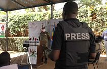 Angespannte Pressekonferenz in Kampala