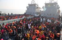 Arakanlılar Bangladeş'e bağlı ıssız bir adaya götürülüyor