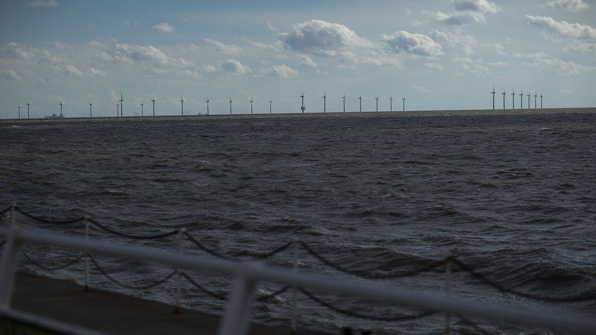 صورة من الارشيف - توربينات طاقة الرياح