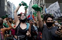 Frauen in Argentinien dürfen künftig bis zur 14. Woche abtreiben