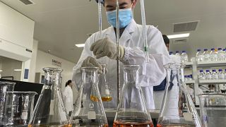 مختبر في مصنع لقاح - بكين