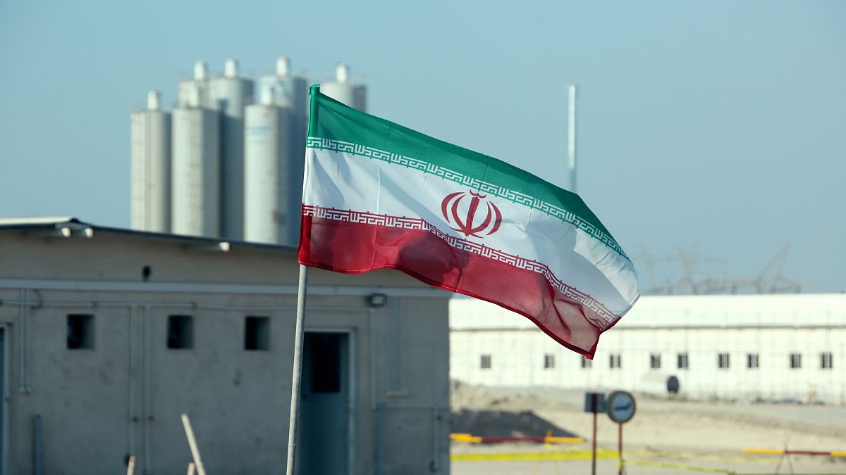 H Τεχεράνη ξεκινά εμπλουτισμό ουρανίου 