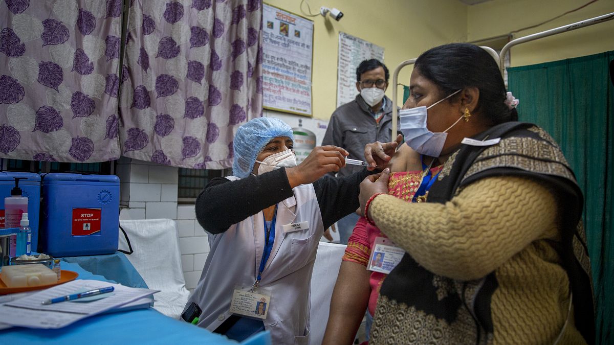 Hindistan'da aşı çalışmaları 