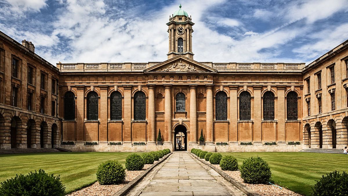 İngiltere'deki Oxford Üniversitesi kampüsü.