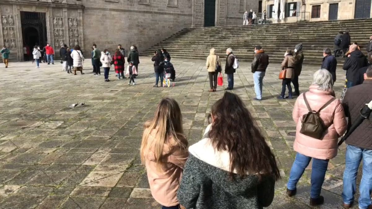 Cola ante la Puerta Santa de la Catedral de Santiago de Compostela 