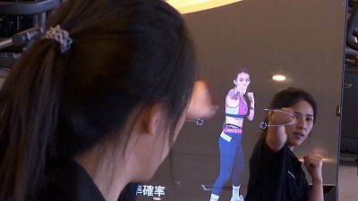 High-tech mirror helps gym fans perfect their workout moves