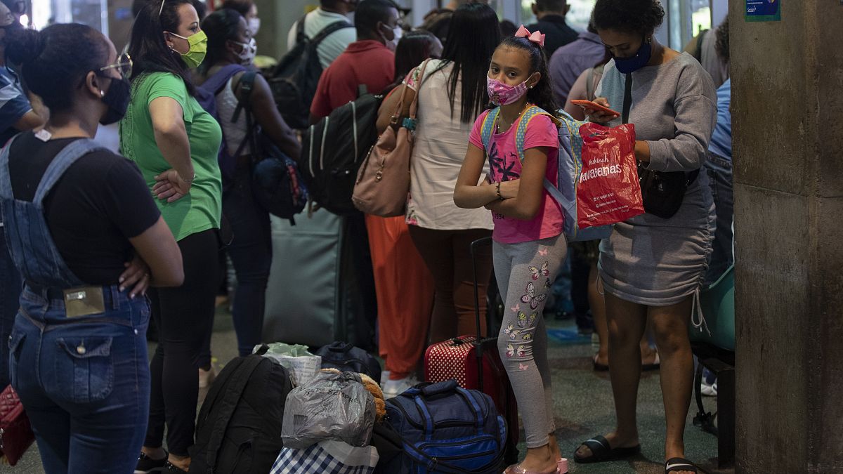 viajantes no aeroporto de Garulhos, São Paulo, Brasil