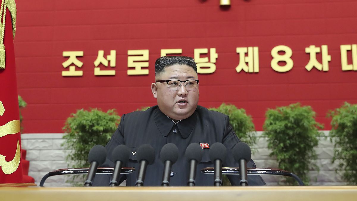 الزعيم الكوري الشمالي كيم جونغ أون يحضر مؤتمر الحزب الحاكم في بيونغ يانغ. 2021/01/05