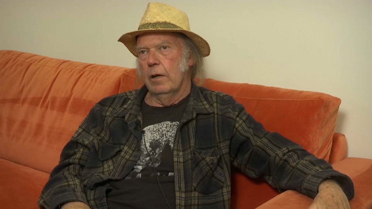 Neil Young vende il suo archivio musicale