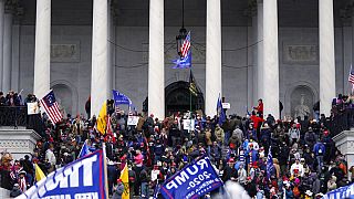 Protestierende sturmen das Kapitol in Washington
