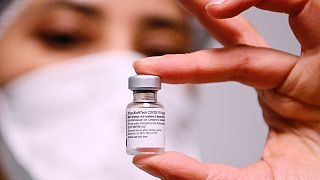 Pfizer ve BionTech'in geliştirdiği Covid-19 aşısı