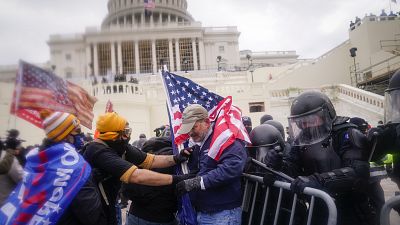 Trump destekçileri ile polis çatıştı