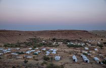 Sudan'ın Tigray bölgesinde yaşanan şiddet olaylarından sonra binlerce kişi Sudan sınırına kurulan mülteci kamplarına sığındı