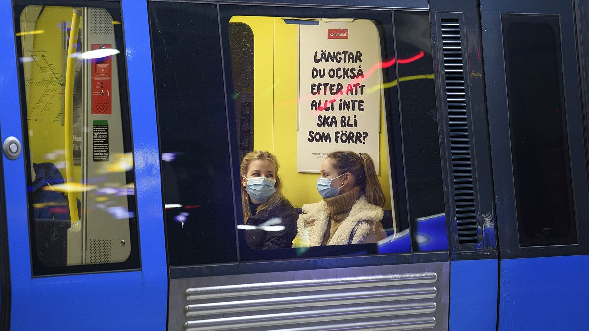Mascherine sui mezzi pubblici in Svezia. 