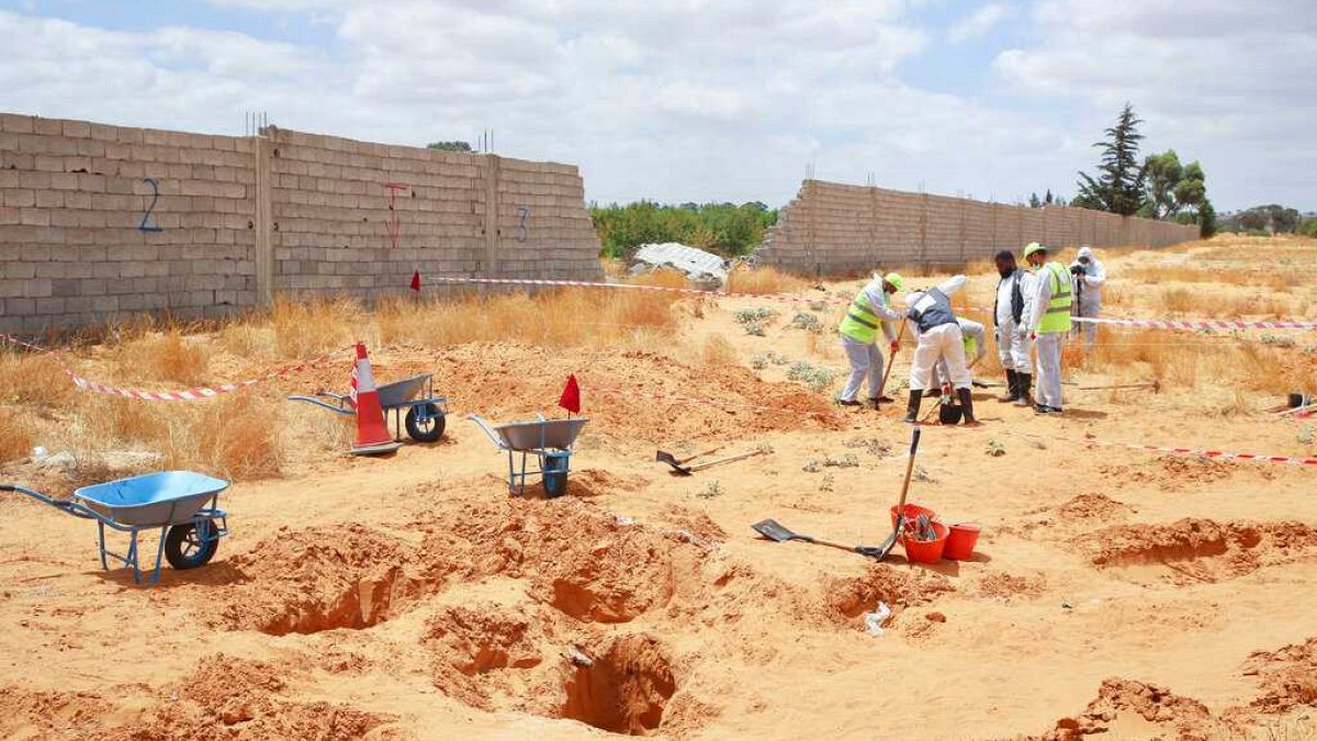 Libya'nın Terhune kasabası ve çevresinde en az 27 toplu mezar bulundu