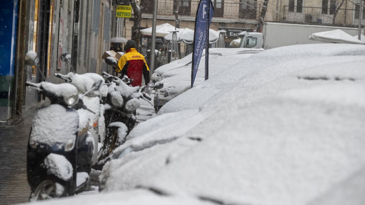 Schnee in Madrid - schon den zweiten Tag in Folge heftige Schneefälle in Spanien