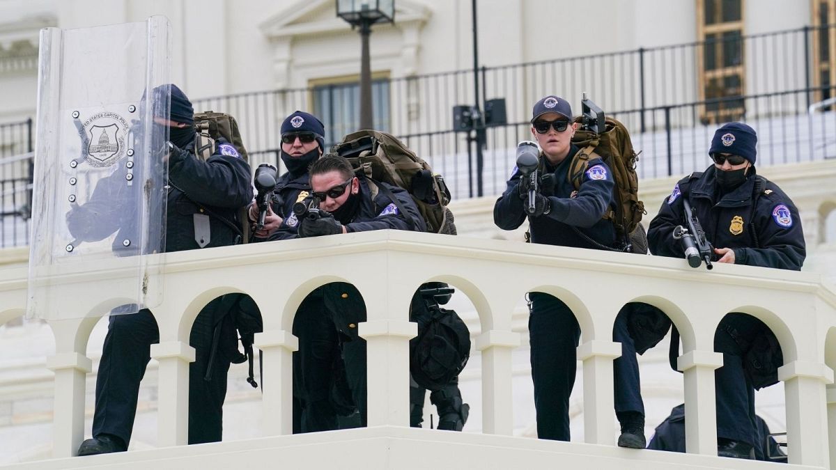 مأموران پلیس فدرال آمریکا در کنگره