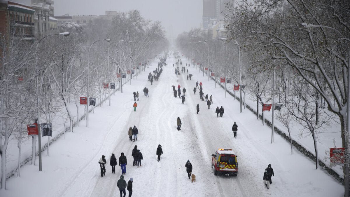 İspanya tarihini en yoğun kar yağışına sahne oluyor