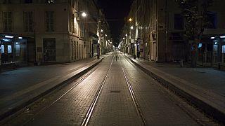 Une rue de Marseille à l'heure du couvre-feu. 