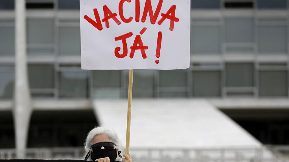 Brasil continua sem calendário para as vacinas