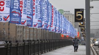 Флаги "Единой России" в ходе предвыборной кампании 2011 года
